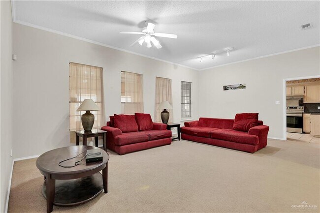 Foto del edificio - 3913 Xenops Ave