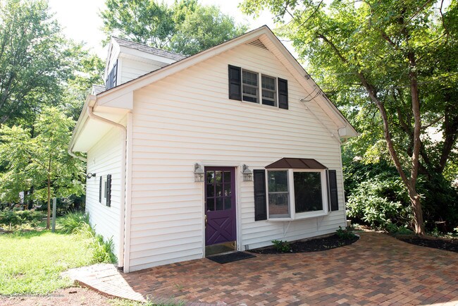 Building Photo - 872A Holmdel Rd