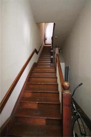 Building Photo - 1701 Prytania St