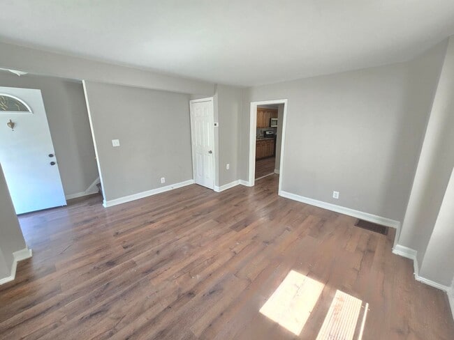 Building Photo - Charming Home in East Baltimore