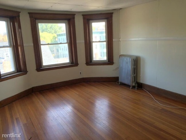 Building Photo - 103 Norfolk St