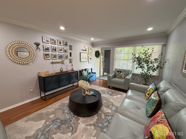 Building Photo - 37 Dorchester Dr