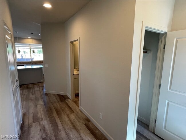 Building Photo - 9672 Sunstone Sparkle Ave