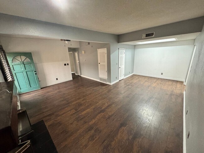 Foto del edificio - 4618 N Stanton St