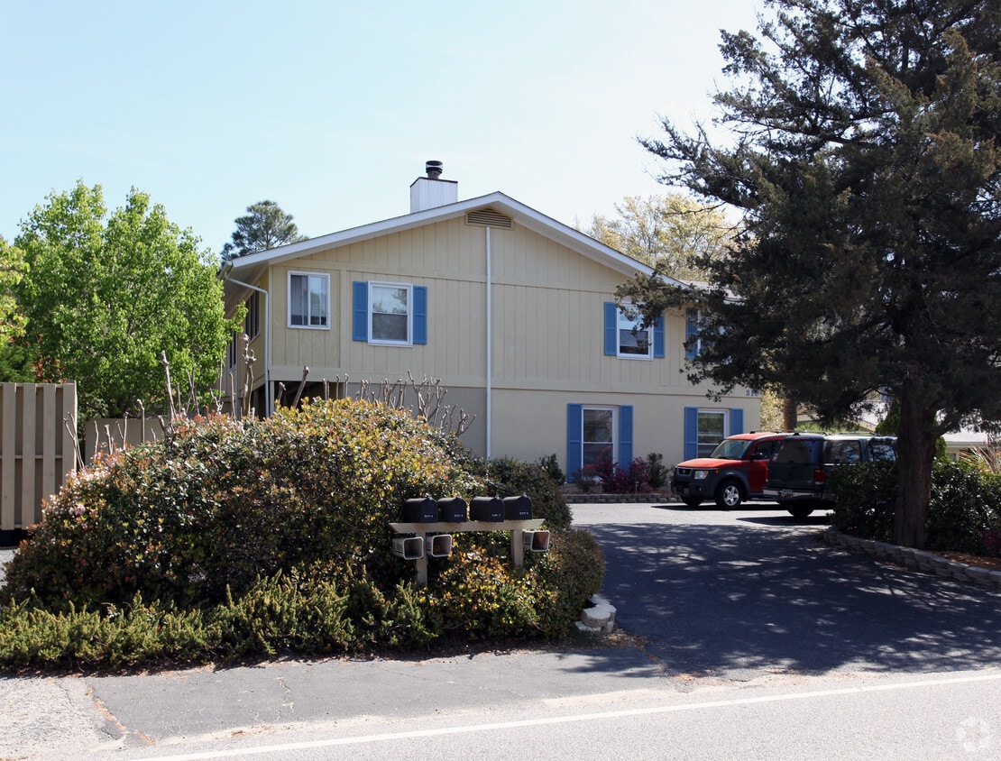 Building Photo - 310-314 72nd Ave N