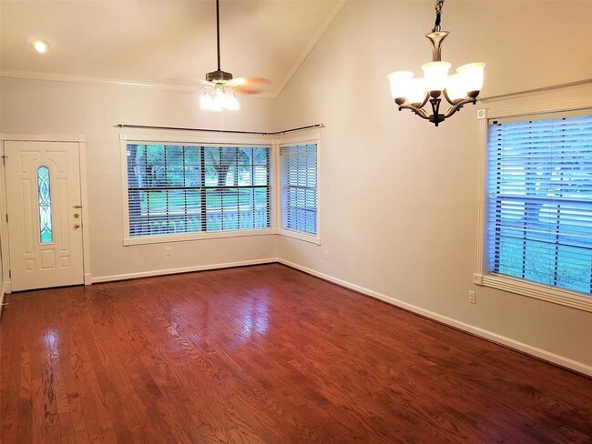 Building Photo - 10403 Horseshoe Bend Dr