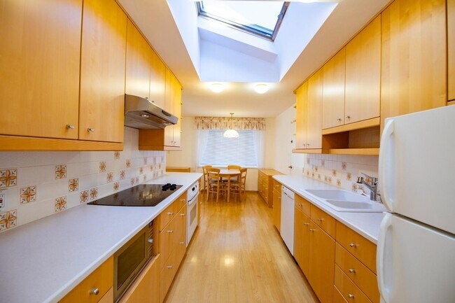 Building Photo - 908 Glennan Dr