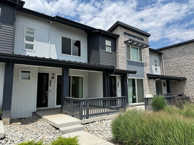 Foto del edificio - 7348 W Asbury Dr