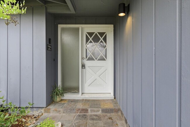 Foto del edificio - 2500 Alma Dr