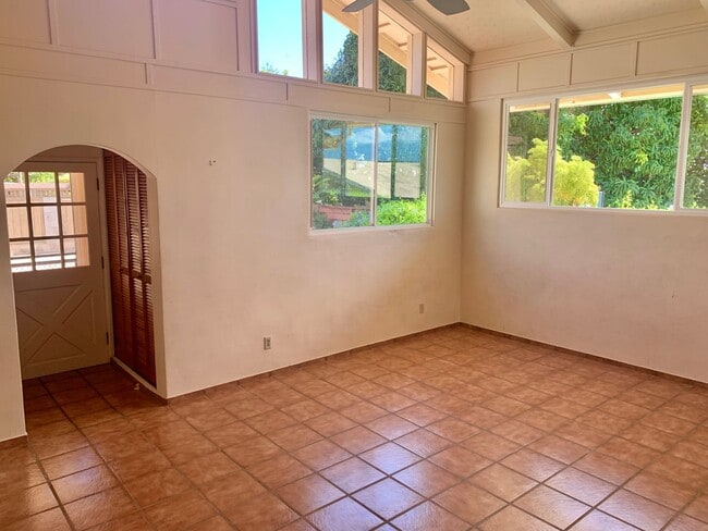 Building Photo - Partially remodeled 3 Bedroom / 2.5 Bath in Wailuku for rent!
