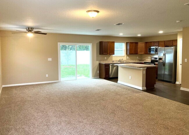 Foto del edificio - Roomy 3BR Home in NW Jacksonville – 2.5 Ba...