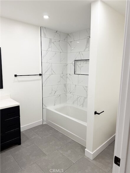 Foto del edificio - 17000 Burbank Blvd