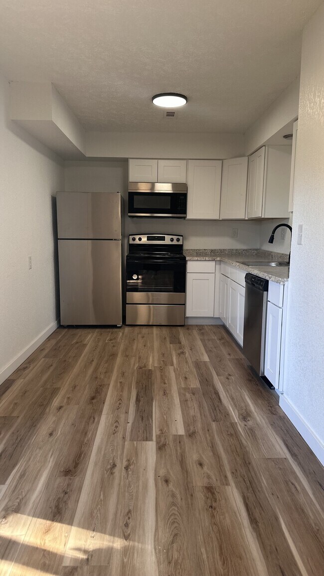 Building Photo - 2201 Mission Twin Oaks