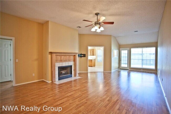 Building Photo - 3 br, 2 bath House - 4442 W. Patrick Street