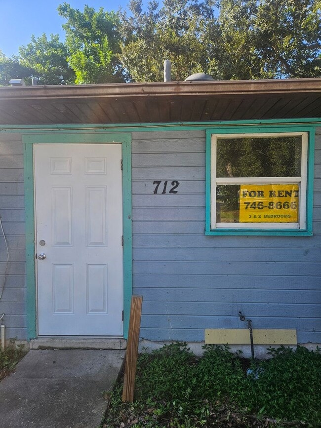 2/1 DUPLEX - 2/1 DUPLEX House