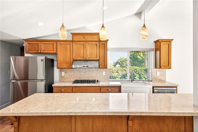 Building Photo - 20524 Rhoda St