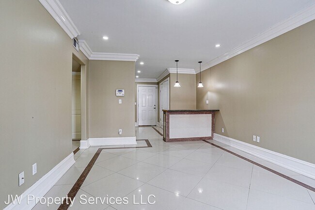 Building Photo - 2 br, 1 bath House - 2224 Houma Blvd Unit B
