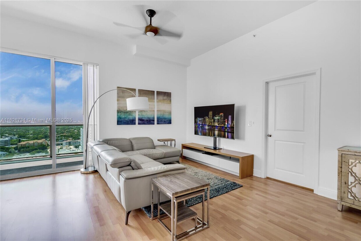 Primary Photo - 1250 S Miami Ave