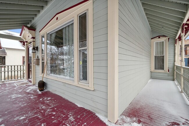 Foto del edificio - 933 Sherman Ave