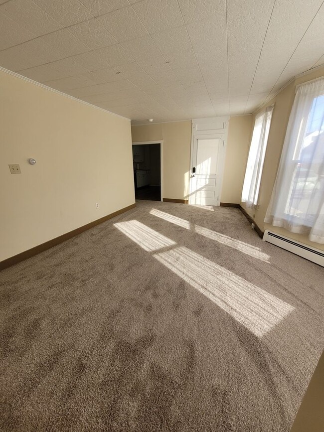 Building Photo - 52-54 East Chestnut Street