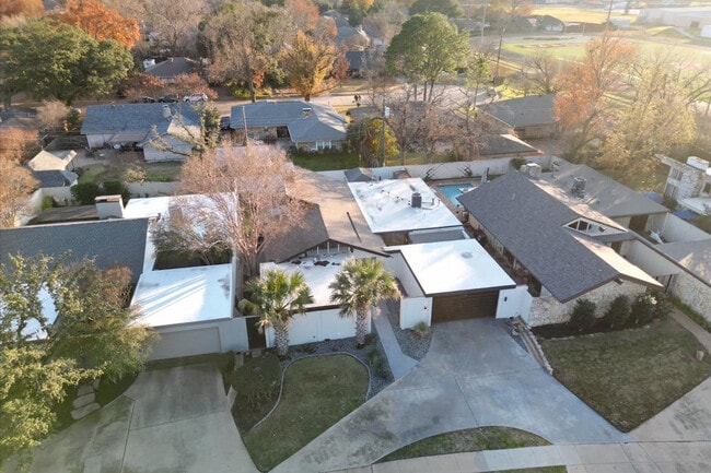 Building Photo - 610 W Northgate Dr