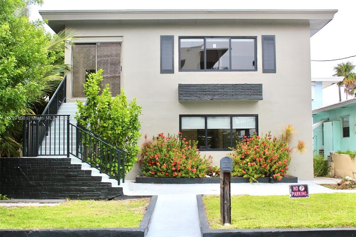 Primary Photo - 5907 N Ocean Dr