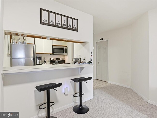 Foto del edificio - 1029 N Stuart St