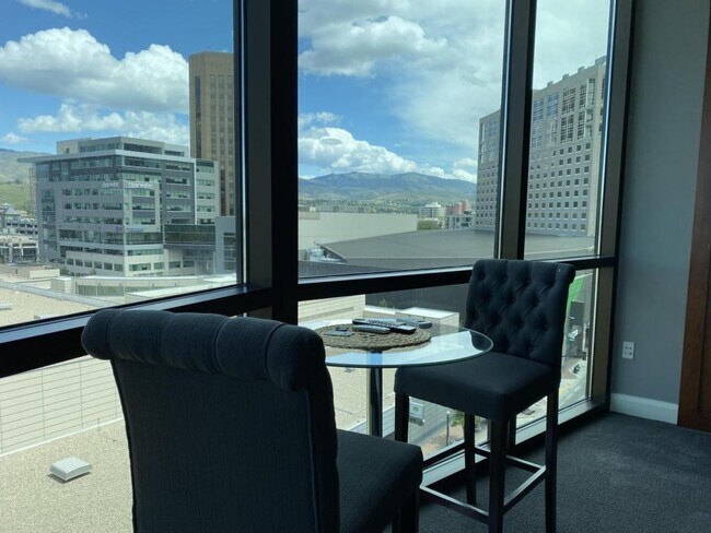 Foto del edificio - 851 W Front St #810