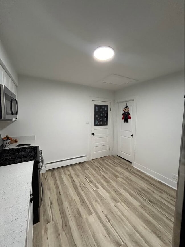 Foto del edificio - 4915 Egandale Ave