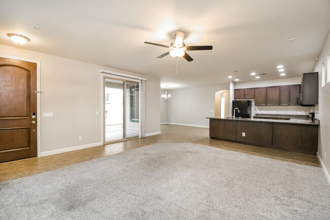 Building Photo - 3316 E Orchid Ln