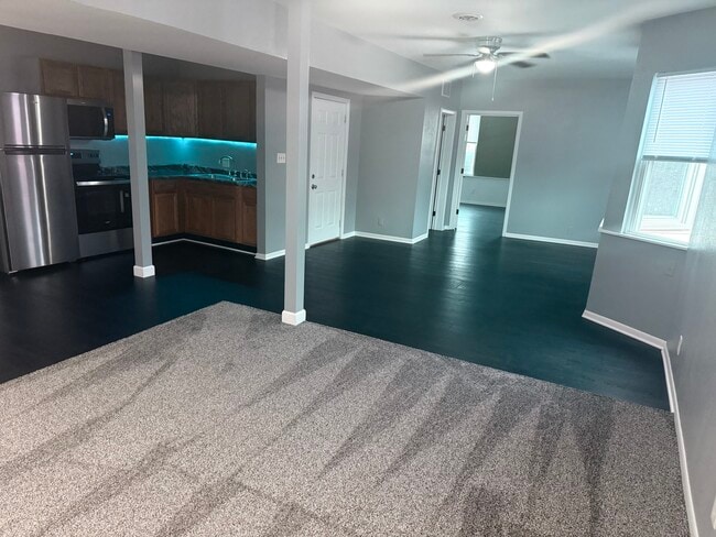 Building Photo - 524 E Grand Ave