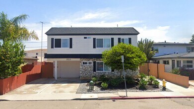 Building Photo - 3723 Ingraham St