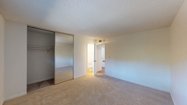 Building Photo - 998 Ignacio Blvd