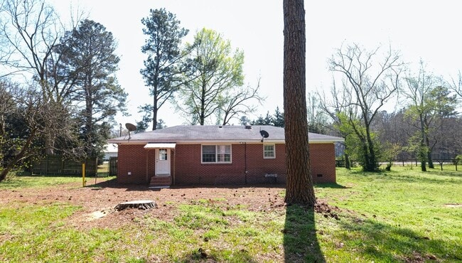 Photo - 6301 High Shoals Rd House