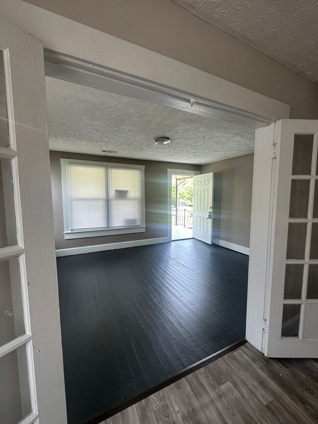 Building Photo - 3 Bed/1 Bath House UNDER RENOVATIONS
