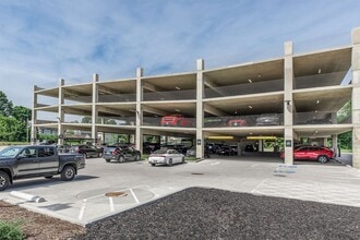 Building Photo - Medley