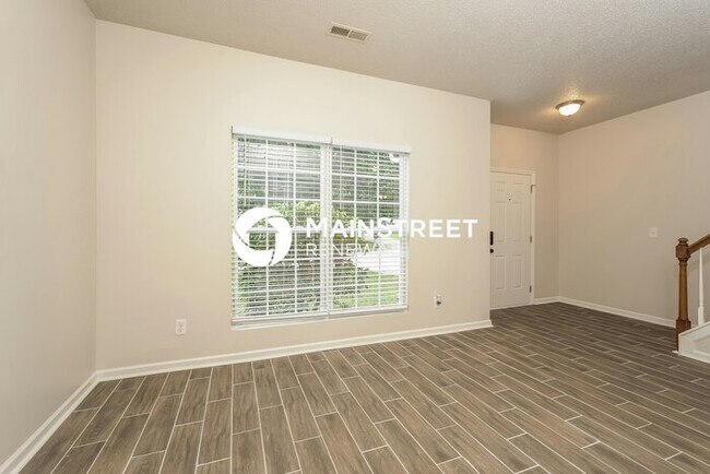 Building Photo - 3 Bedroom Pet-Friendly Home in HIGH POINT,...