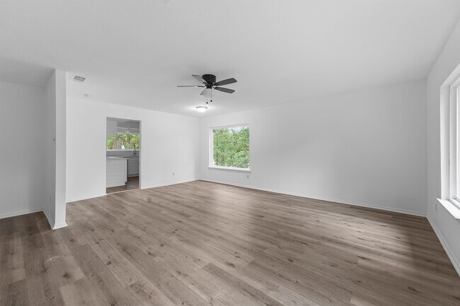 Foto del edificio - 2247 Oak Shores Dr