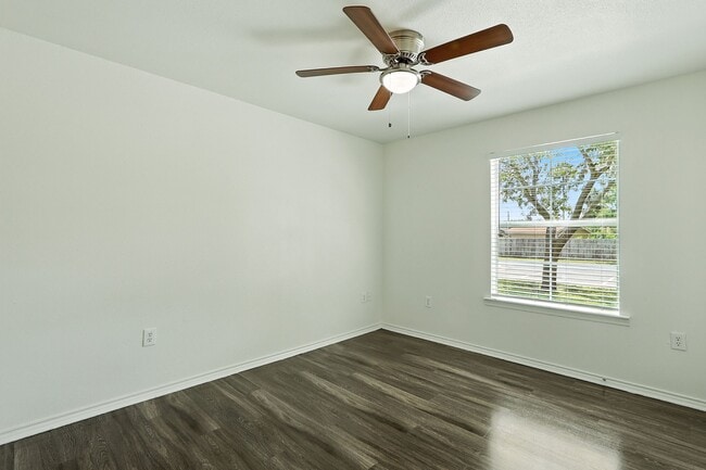 Building Photo - La Villita Phase II