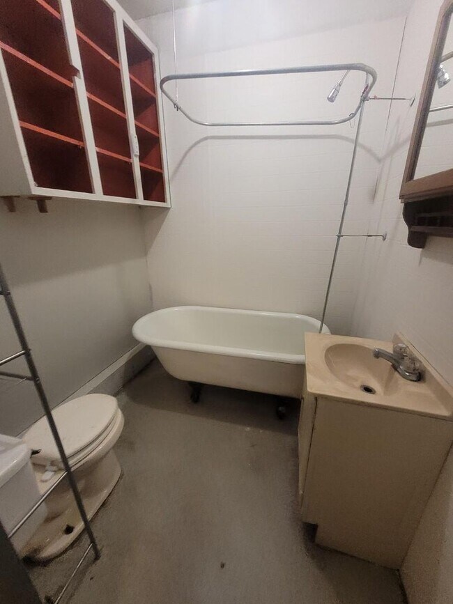 Foto del edificio - $649 - 2 bed 1 bath - Single Family Home