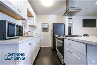 Building Photo - 240 3rd Ave