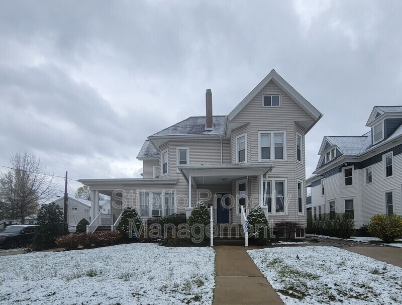 Primary Photo - 203 Luzerne Ave