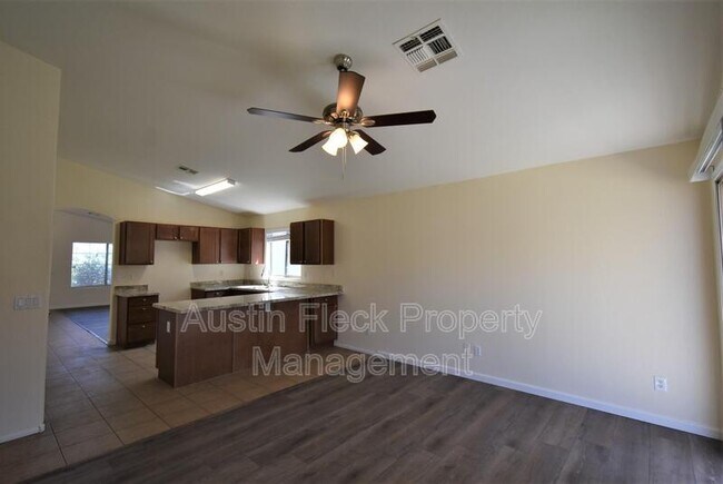 Building Photo - 955 E. Monteleone St.