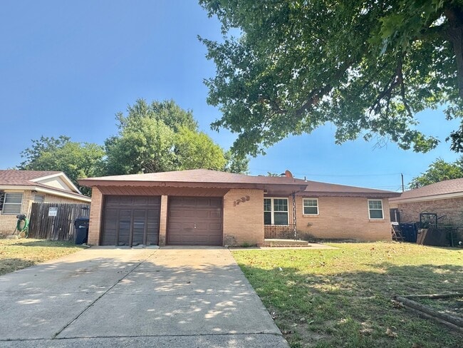 Photo - 1233 Straka Terrace (Oklahoma City, OK) House