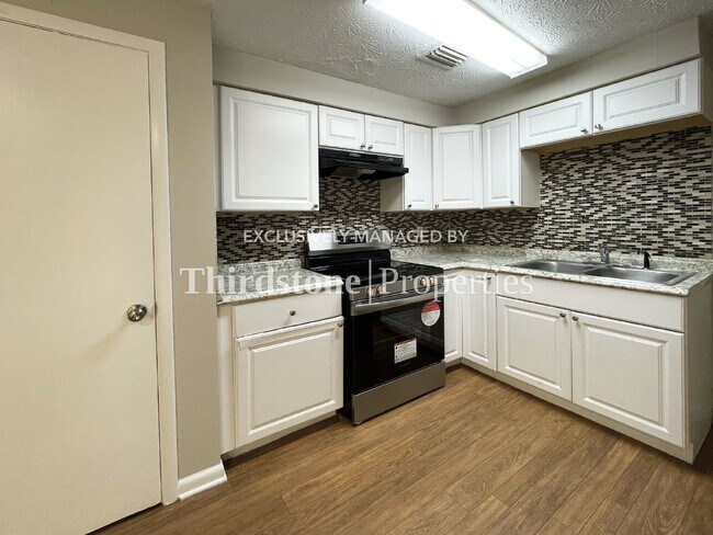 Foto del edificio - 2569 Kershaw Dr W