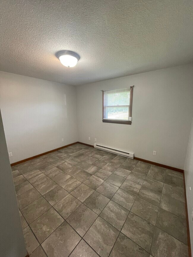 Dormitorio - 918 N Walnut St