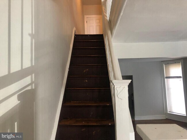 Foto del edificio - 5833 Webster St