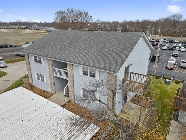 Building Photo - 2636 Villa Park Dr