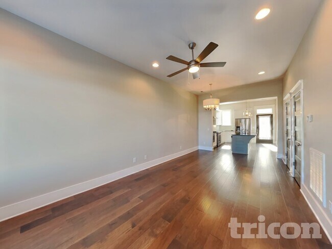 Building Photo - 6817 Charlotte Pike