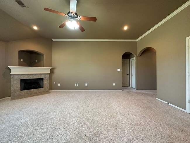 Building Photo - Spacious Elegance: Your Dream 3 Bed, 2 Bat...